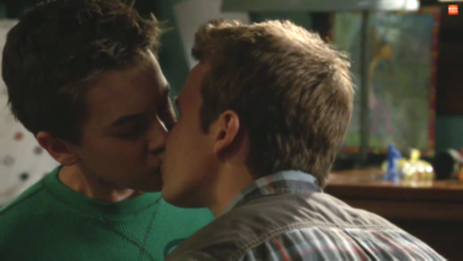 'The Fosters' Creators Open Up About the Jude & Connor Kiss