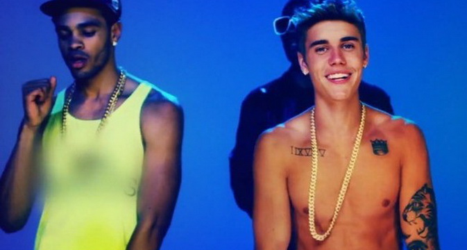 Maejor Ali, Justin Bieber, and Juicy J Create a Candy Colored Party in 'Lolly'