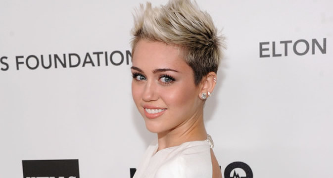 Miley Cyrus quits Twitter, but not Liam Hemsworth