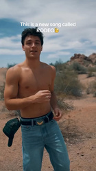 Asher Angel : asher-angel-1749328189.jpg