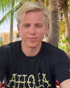 Carson Lueders : carson-lueders-1746799625.jpg