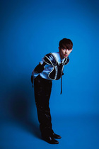 Griffin Gluck : griffin-gluck-1748388481.jpg