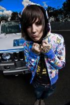 Oliver Sykes in
General Pictures -
Uploaded by: Guest