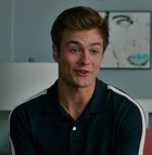 Peyton Meyer : peyton-meyer-1750889192.jpg